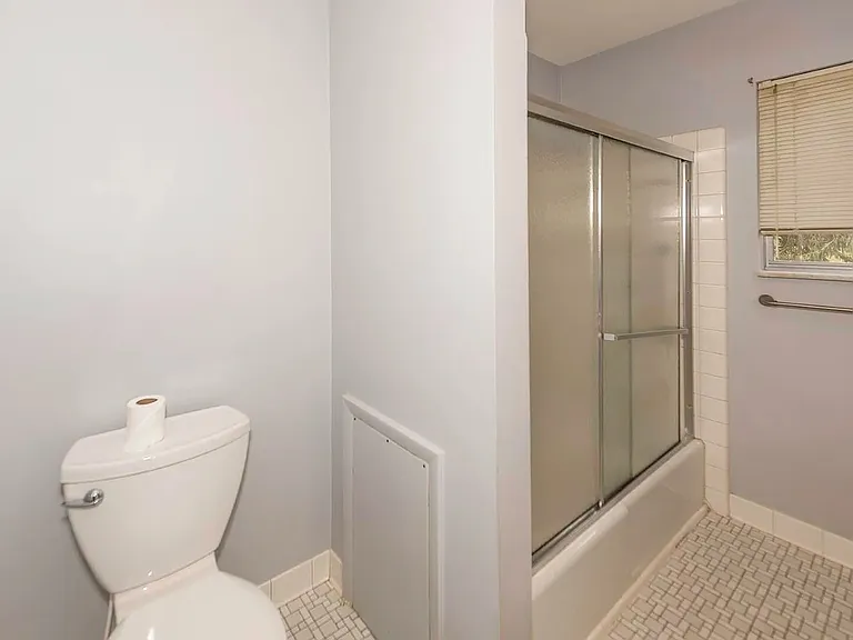 1358 Arroyo Dr — Photo 11