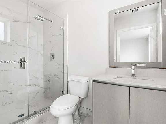 4th image of 2505 NE 193rd St #4217