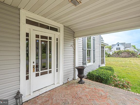 5th image of 8318 Langmaid Rd