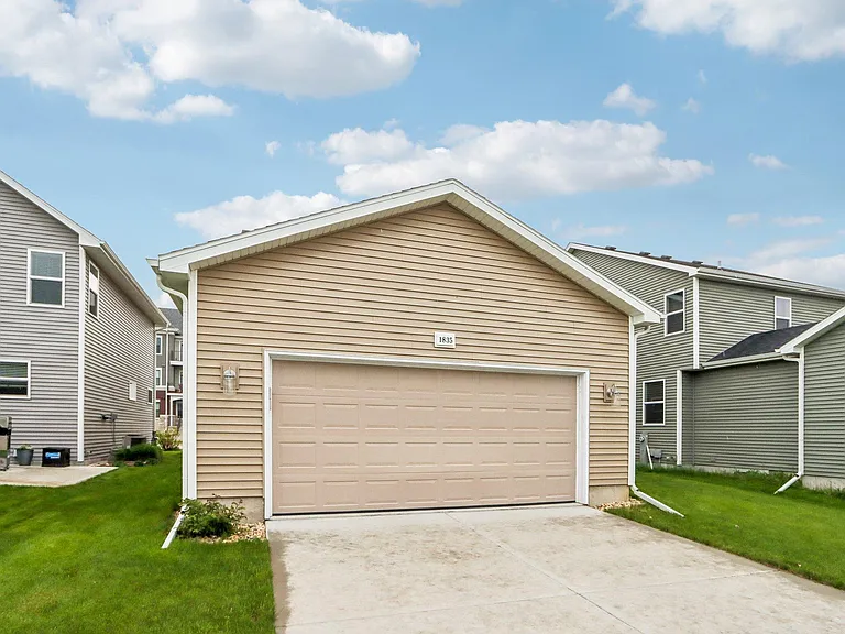 1835 Summerfield Way — Photo 36