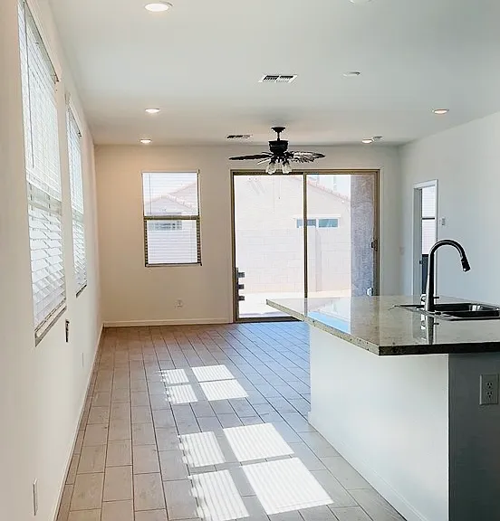 40618 W Sunland Dr — Photo 2