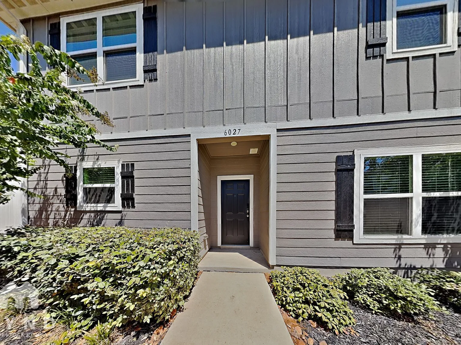 4 bed, 3.0 bath, 2115 sqft, $1,825 — Photo 1