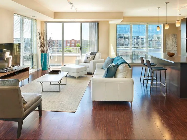 Flux Apartments — Photo 1