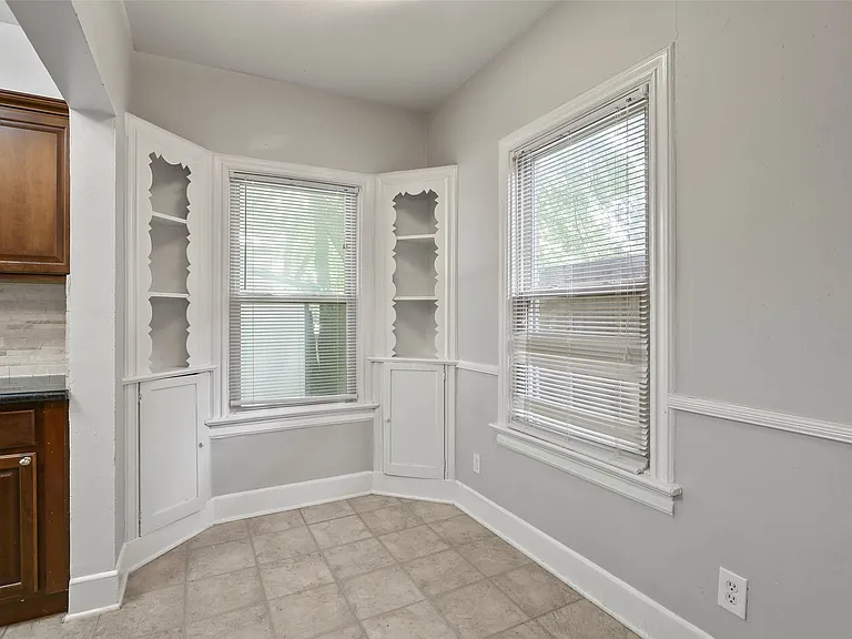 6166 Oram St — Photo 10