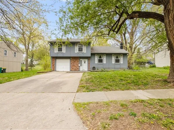 8722 Foster Ln, Overland Park, KS 66212