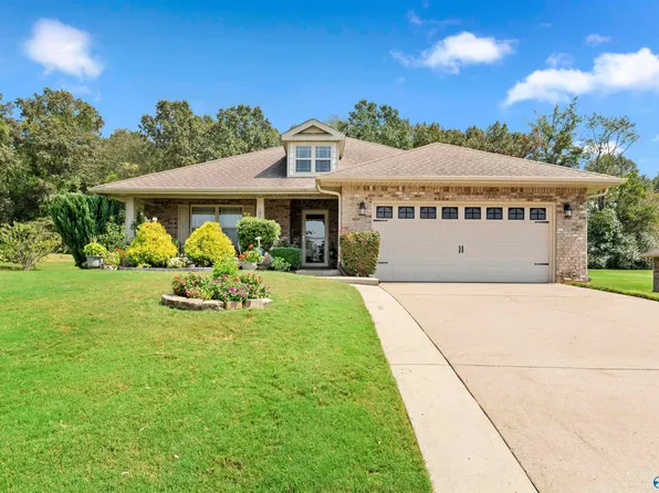 277 Lazy Oak Dr, New Market, AL 35761