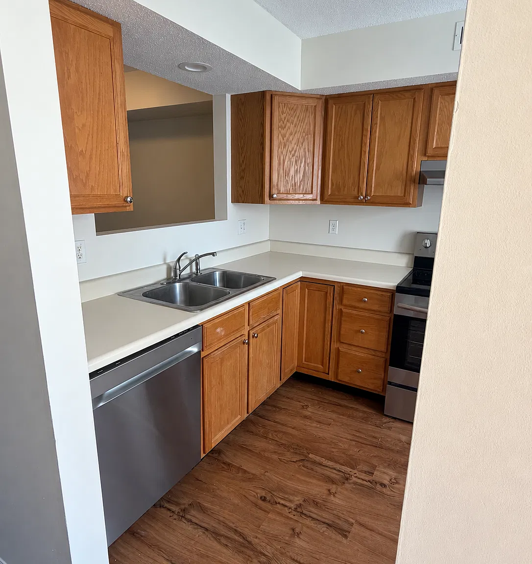 2 bed, 1.5 bath, 1100 sqft, $1,100 — Photo 4