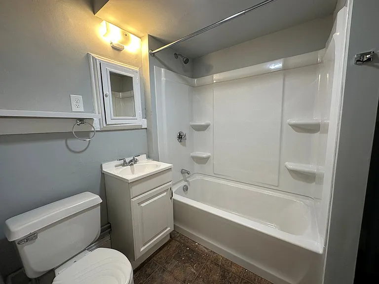 208 Main St. — Photo 11