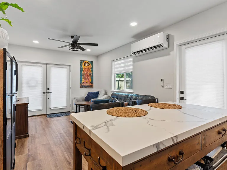 1634 W Swain Rd — Photo 11