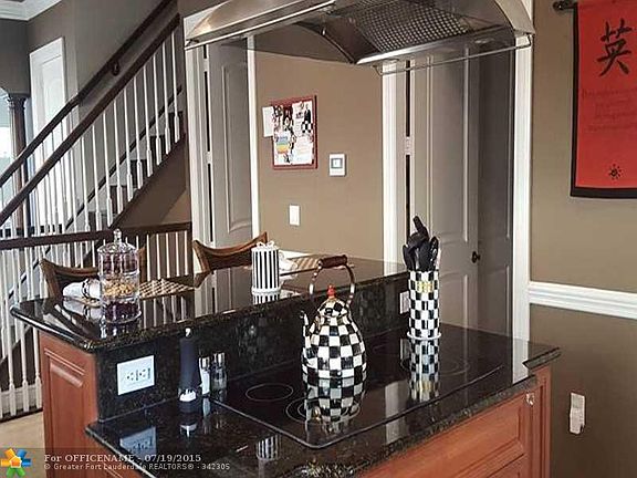 5th image of 2172 SE 7th St #2172