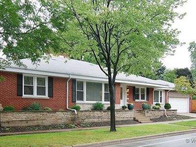 900 N East Ave, Oak Park, IL, 60302