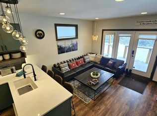185 Meadows Dr, Snowshoe, WV