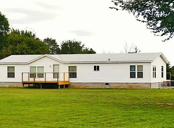3rd image of 19733 Jewell Dr