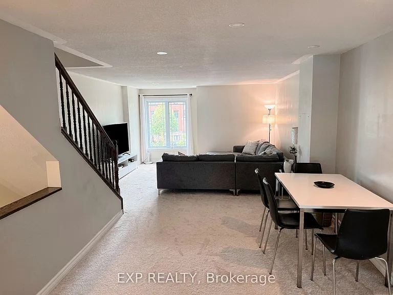 564 Chapman Mills Dr #B — Photo 2