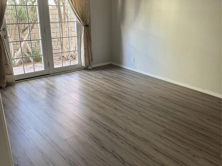 2725 Colanthe Ave — Photo 9