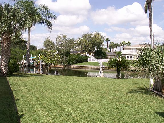 3rd image of 4640 Bay Crest Dr