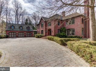 15 Old Covered Bridge Rd, Newtown Square, PA 19073