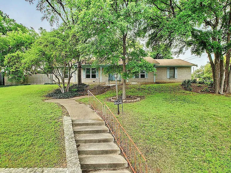 6108 Cherrylawn Cir — Photo 2