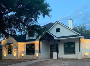 1504 N Reagan St, West, TX 76691