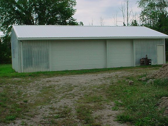 Newly renovated pole bldg.