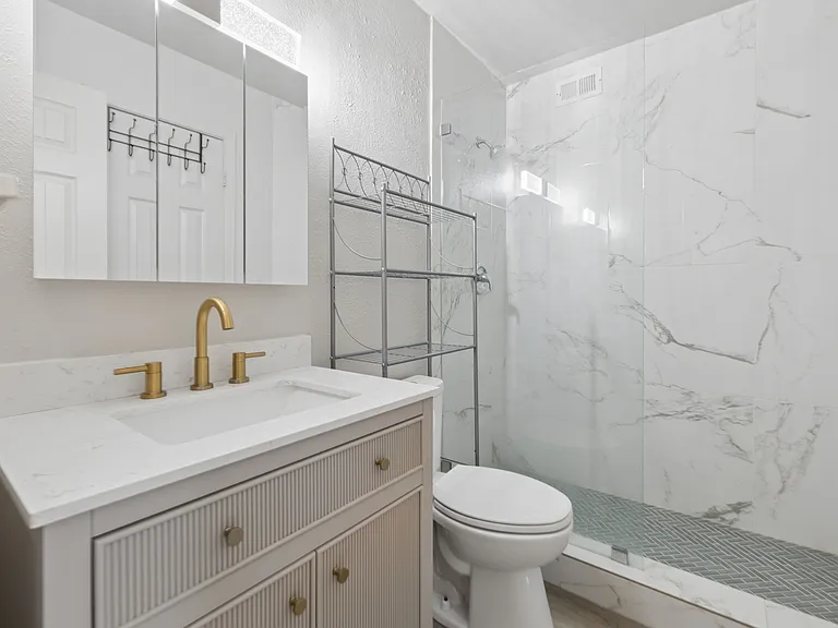 820 Sahara Ave #2 — Photo 17