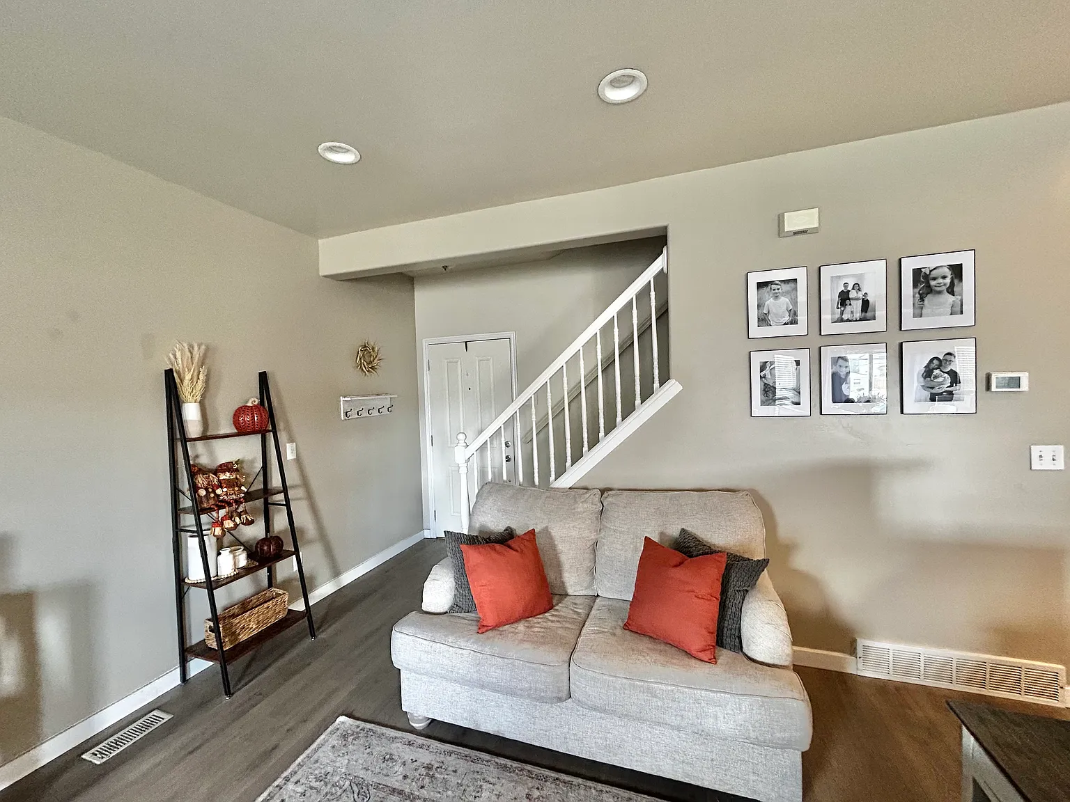 3 bed, 2204 sqft, $2,250 — Photo 3