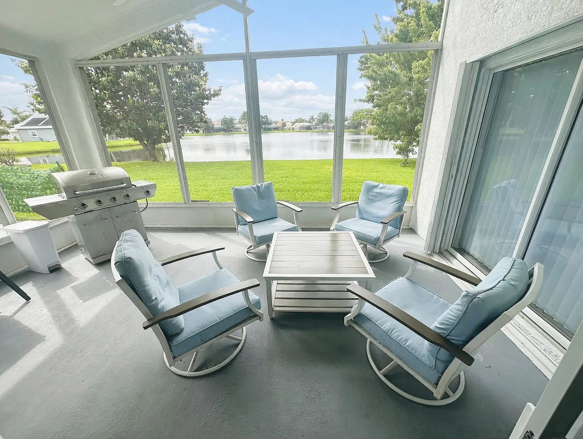 5 bed, 2310 sqft, $3,250 — Photo 2