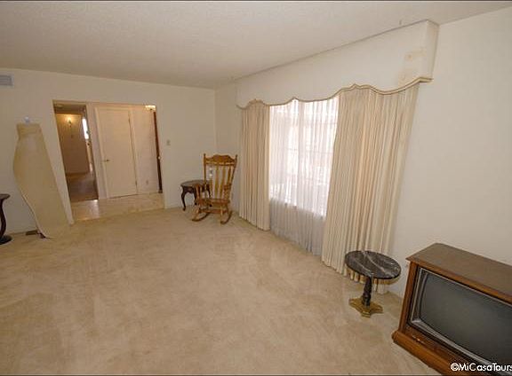 3rd image of 10208 Woodway Dr