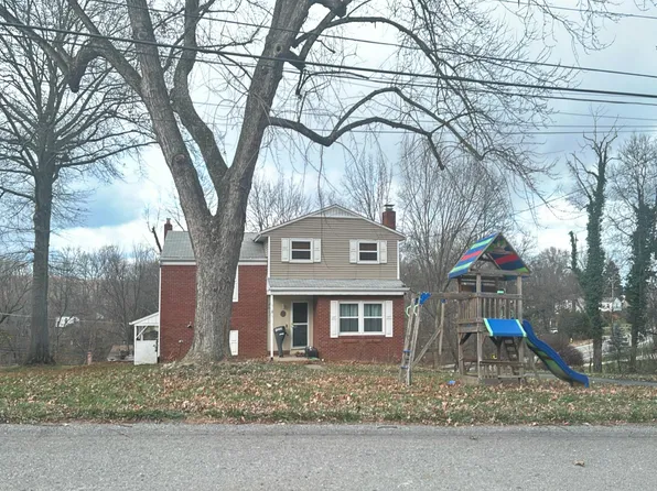 1233 Satellite Cir, Pittsburgh, PA 15241