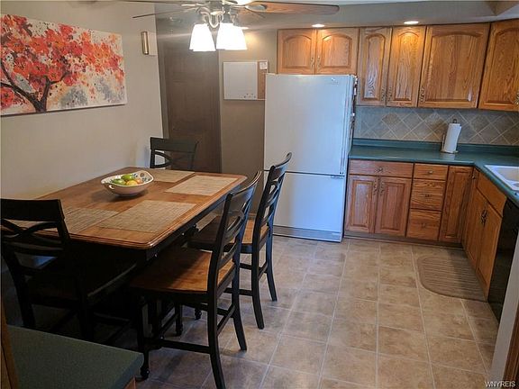 5th image of 135 Brentwood Dr