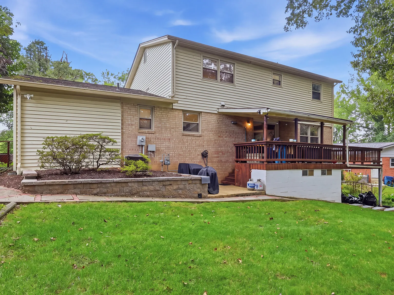 5 bed, 2.5 bath, 2113 sqft, $4,300 — Photo 4