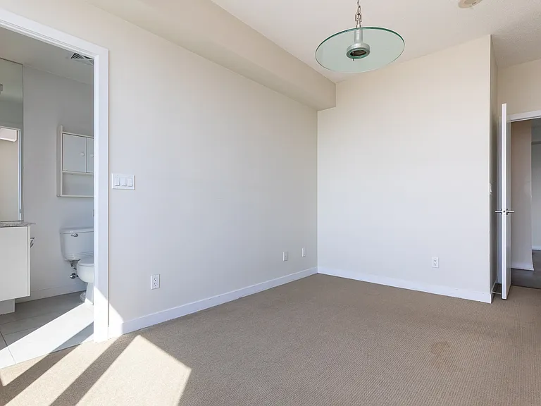 55 E Liberty St — Photo 28