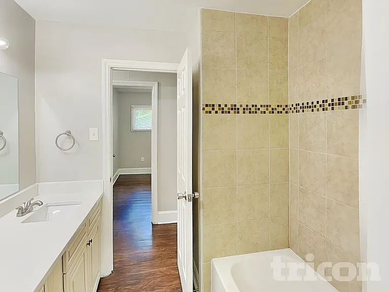 1141 Dooley Dr — Photo 13