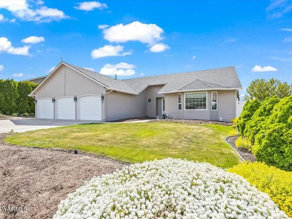 5504 Channel Dr, Yakima, WA 98901