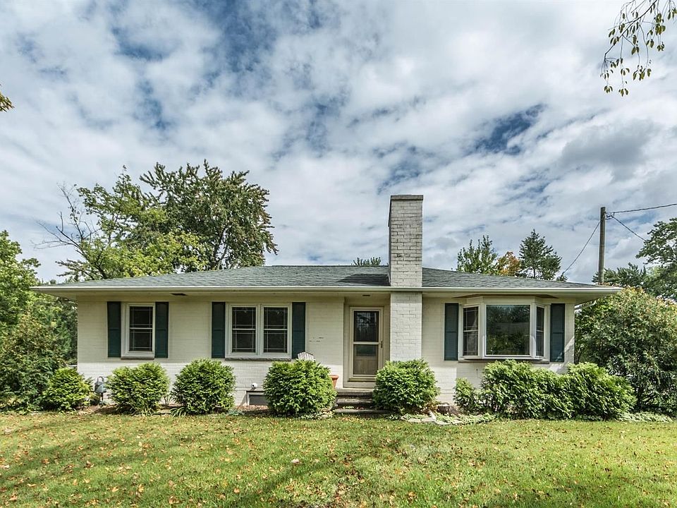 1st image of 686 Ironwood Dr
