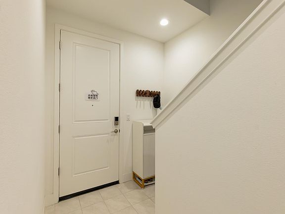 5th image of 306 Rockview Rd