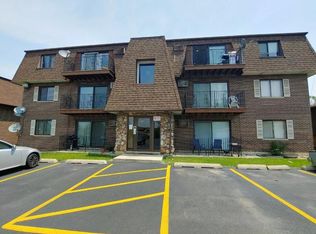 10516 S Highland Ave APT 2B, Worth, IL 60482