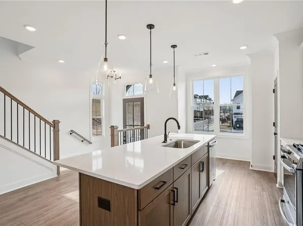 646 Skytop Dr #150, Cumming, GA 30040
