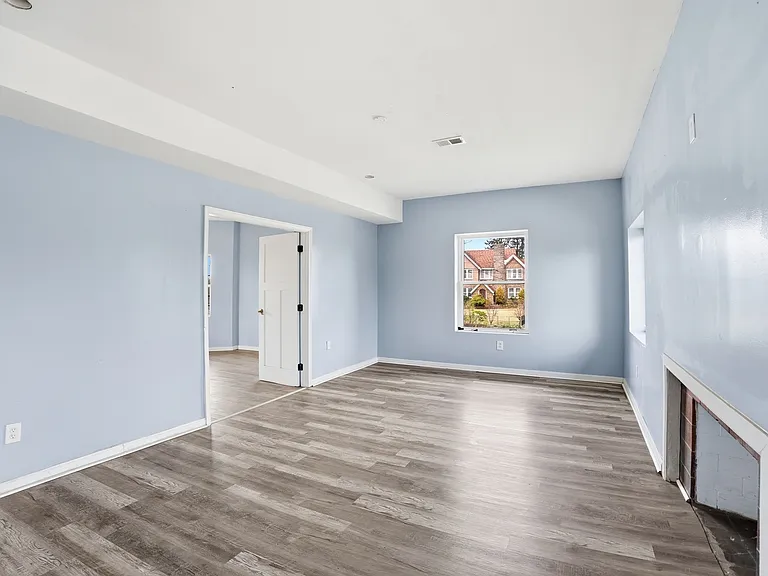 2545 Harrison Ave #2 — Photo 6