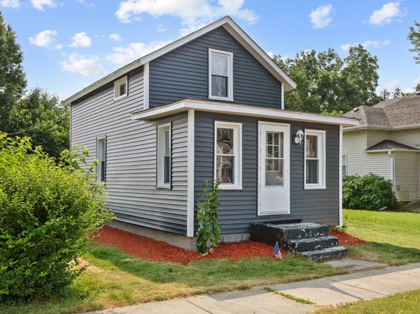 141 Oak St, Hampshire, IL 60140