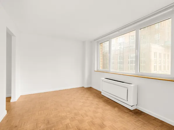 45 West 67th Street image 1 of 4