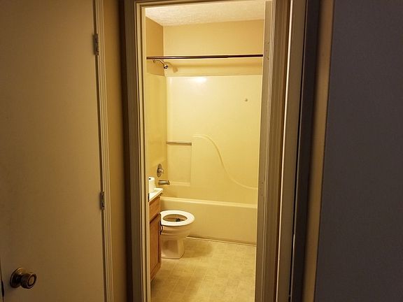 5th image of 3414 Burkland Blvd #9