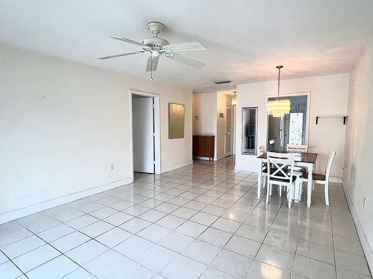 2200 Diana Dr #410 — Photo 5