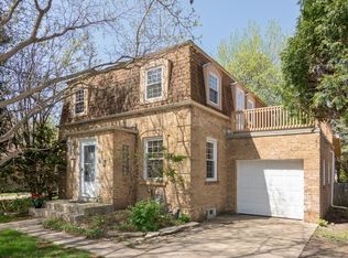 202 S Edward St, Mount Prospect, IL 60056