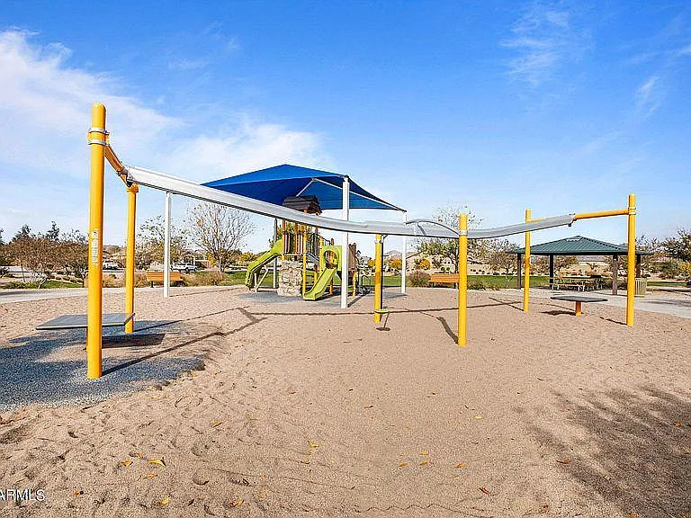 2146 W Tobias Way — Photo 40