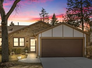 1106 Wheaton Oaks Dr, Wheaton, IL
