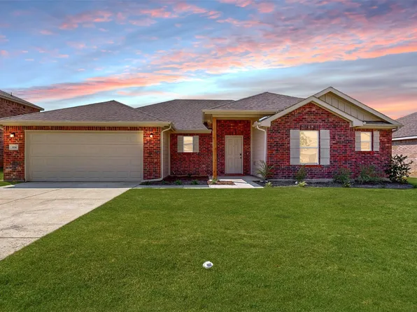 106 Cooper Dr, Cleburne, TX 76031