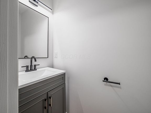 5th image of 219 Pinoak Ct