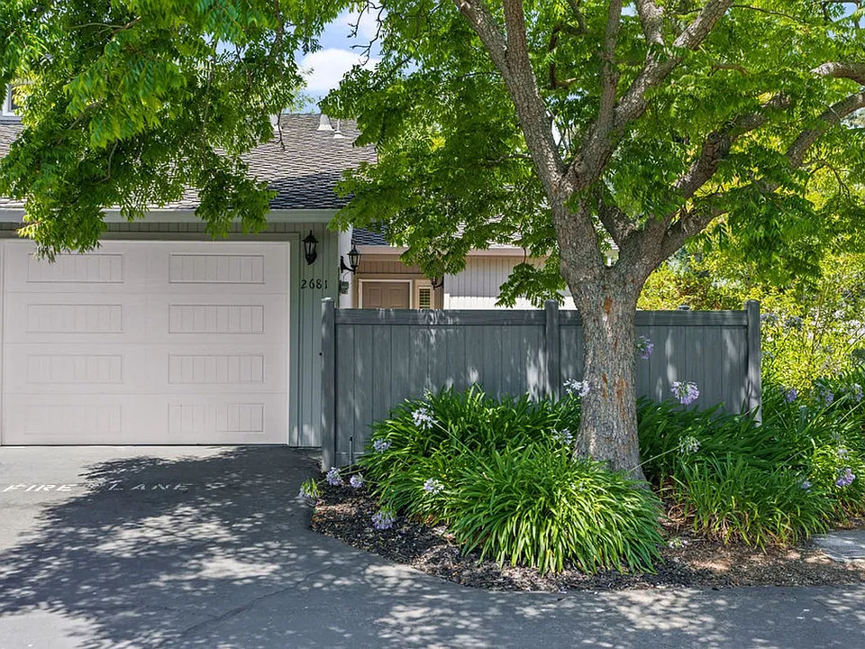 2681 Michelle Ct
