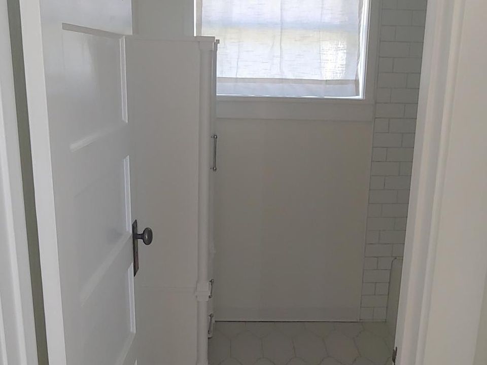 1st image of 517 Ely Ave